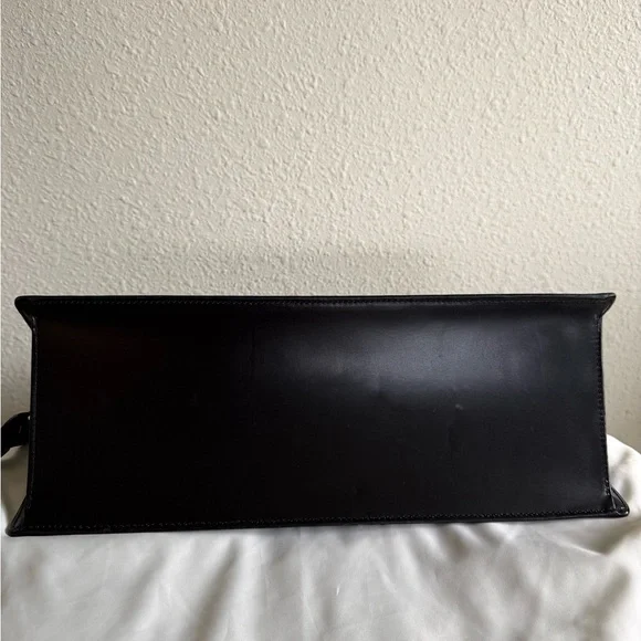 louis vuitton epi sac triangle. - Picture 6 of 13